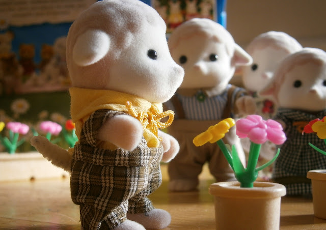 detailed sylvanian families modern toys 2013 range