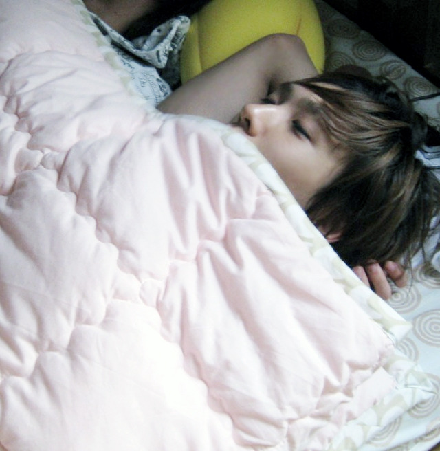 안녕하세요. 빛 나는 샤이니 팬들 입니다.: Top 10 KPOP Idol Sleeping Habits