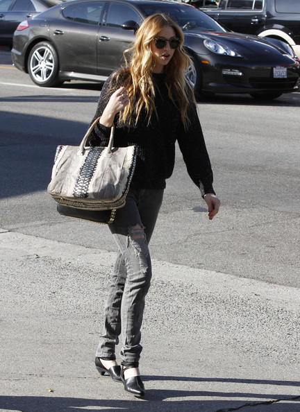 Hills Freak: Whitney Port Grabs a Bite to Eat in LA
