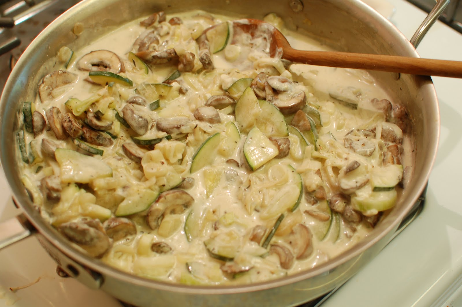 Creamy Leek, Mushroom and Zucchini Pasta lb's good spoon
