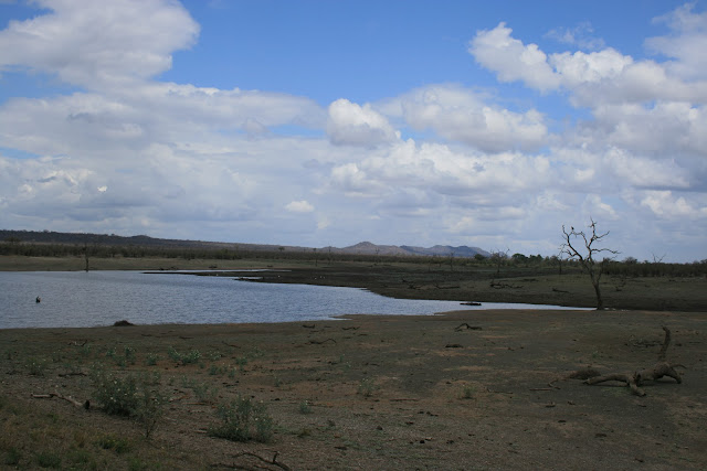 Het Kruger grenst aan Mozambique door middel van die bergketen, die Zuid-Afrika van Mozambique scheidt.