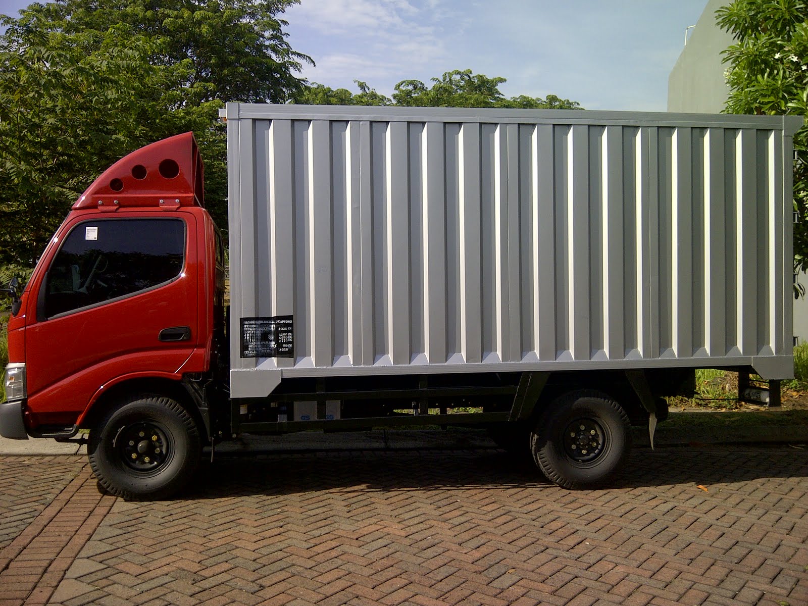 SEWA MOBIL TRUK SEWA MOBIL BOX sewa truck untuk