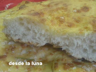Focaccia Con Mozzarella Y Romero
