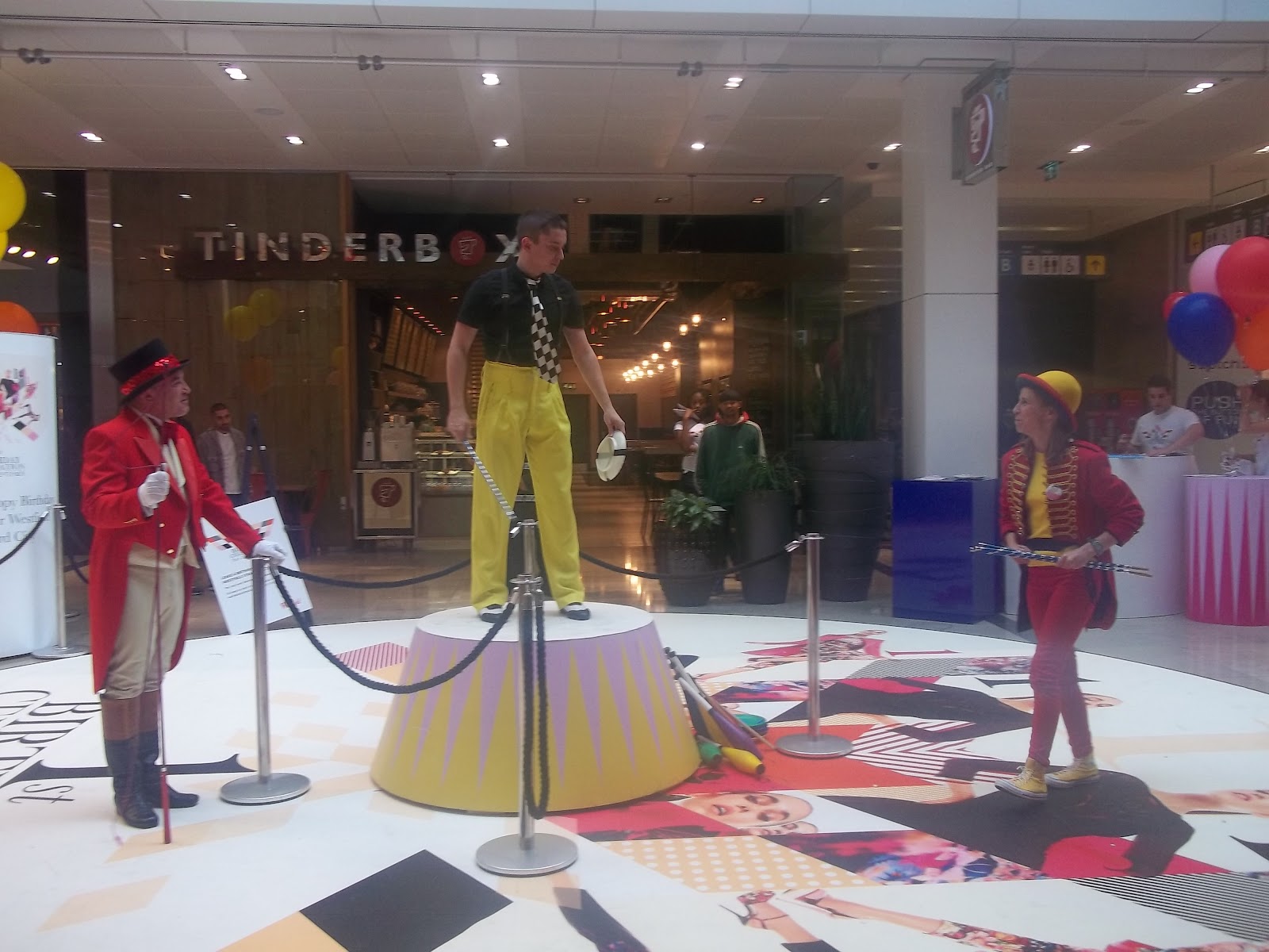 guess westfield carousel
