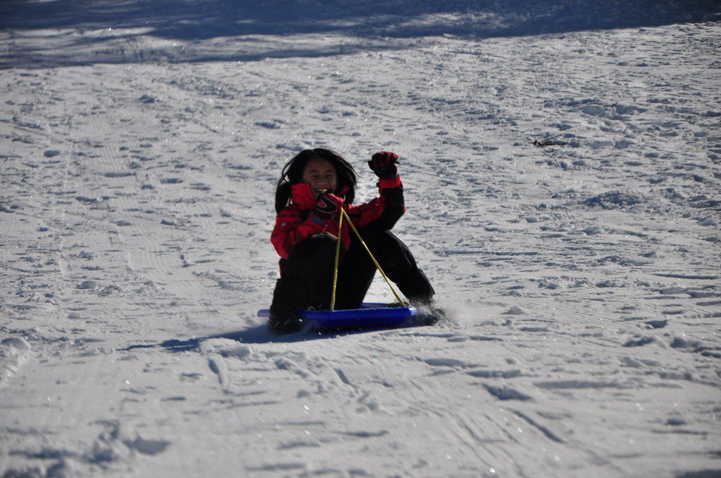 Mencicipi Salju di Snowy Mountain Traveling Precils