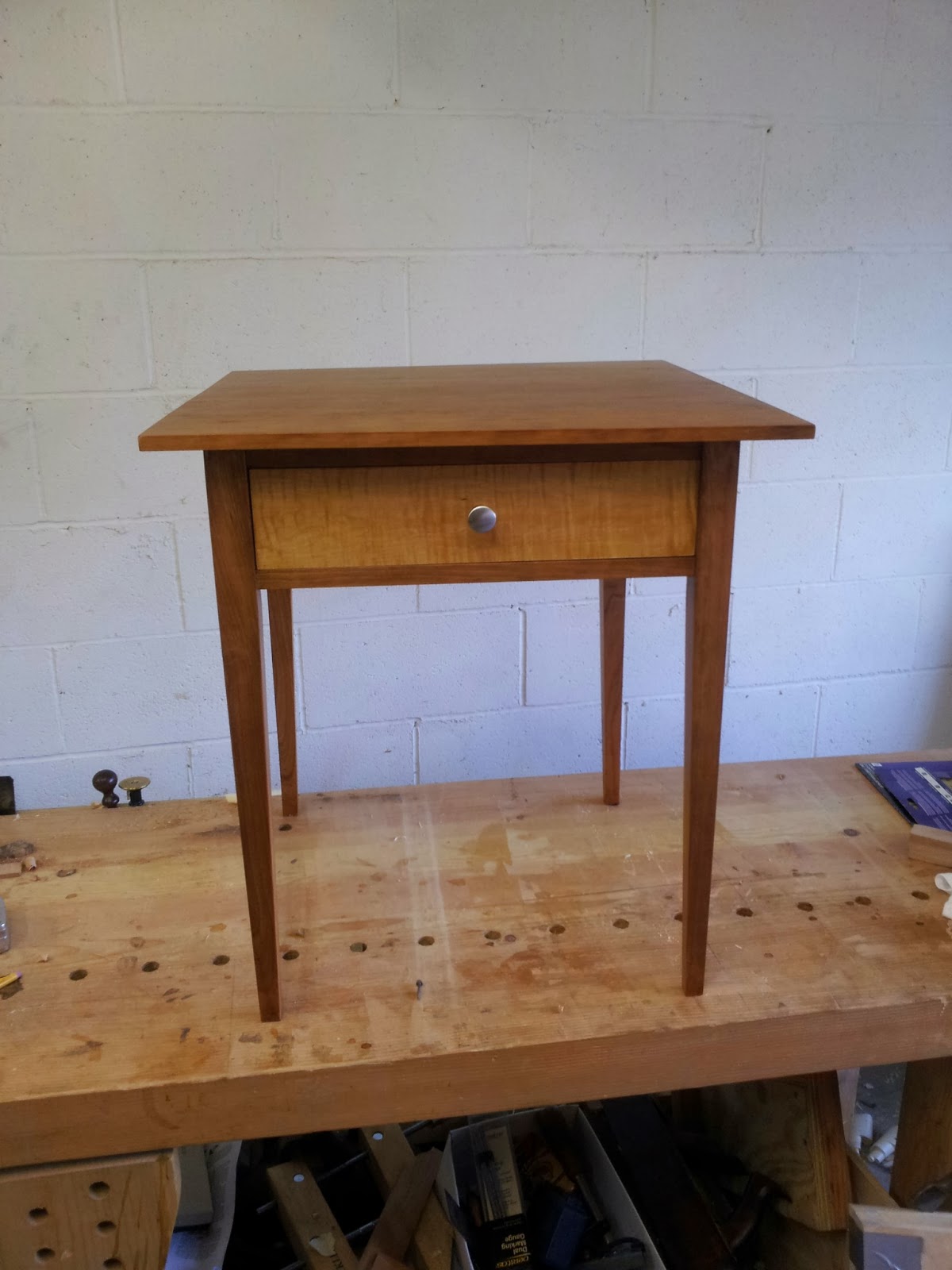 BLACK LAB WOODWORKING Shaker End Table