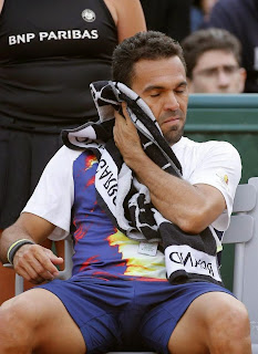 Víctor Estrella es eliminado del Roland Garros 