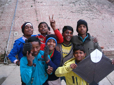 kids in varanasi