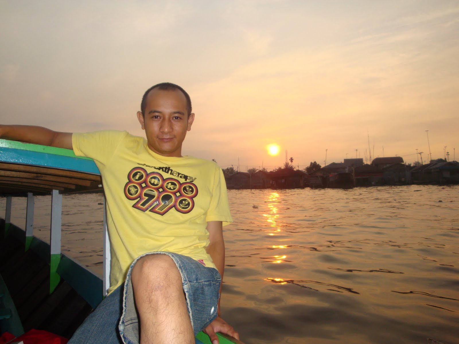 Selamat datang di blog newcomer... Pasar Terapung Banjarmasin