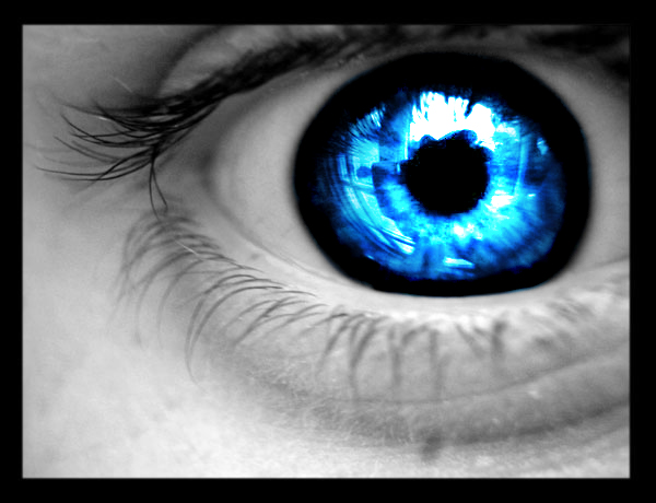 Piercing_blue_eyes.jpg