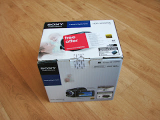 De videocamera van Sony in de verpakking
