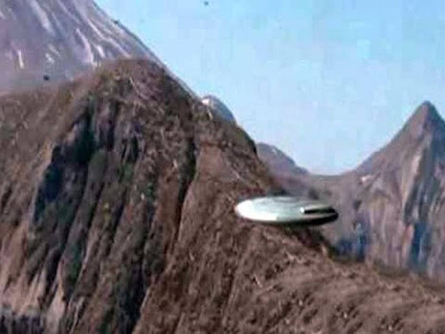اكتشاف قاعدة فضائية سرية ونشطة للاطباق الطائرة في جبال الهاملايا Kongka+La+pass,+UFO+base+Himalayas