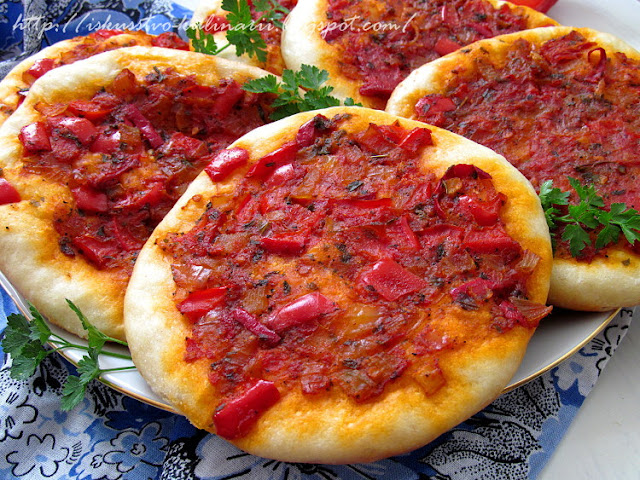 Хатайские лепешки с перцем (Biberli Ekmek Tarifi Hatay Yöresi)