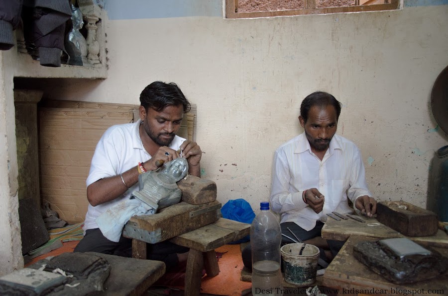 artisans working with tools to make Bidari work