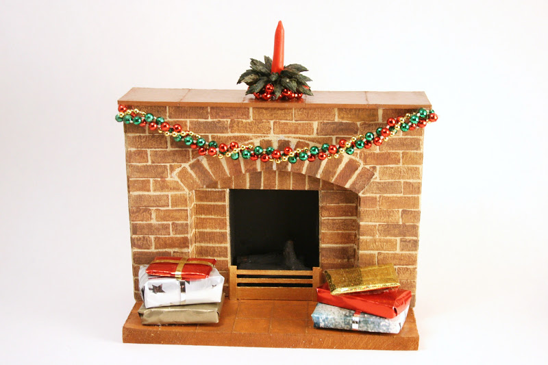 The CraftArty Kid (Old blog) Behold, the miniature Christmas fireplace