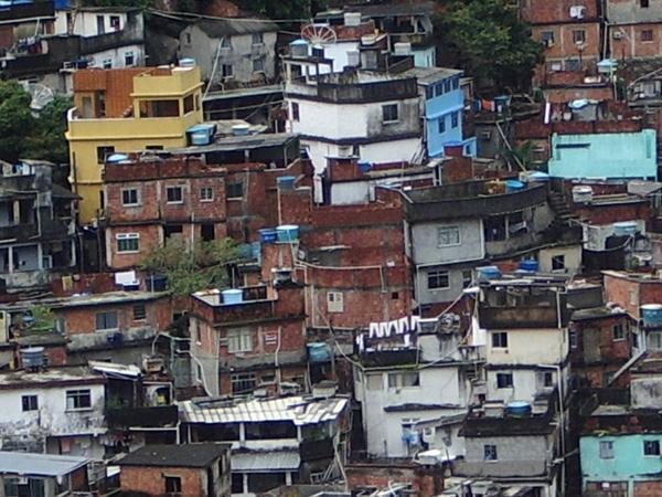 favela_brasil.jpg