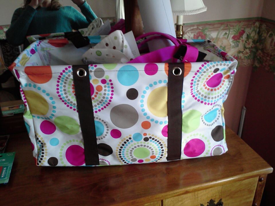 What's in our Pool Bag?!  Thirty-One Small Utility Tote