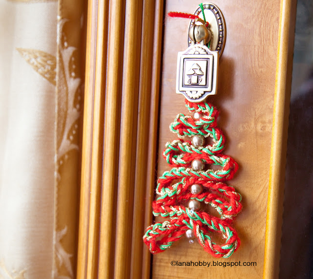 Crochet Ribbon and Beads Christmas Tree