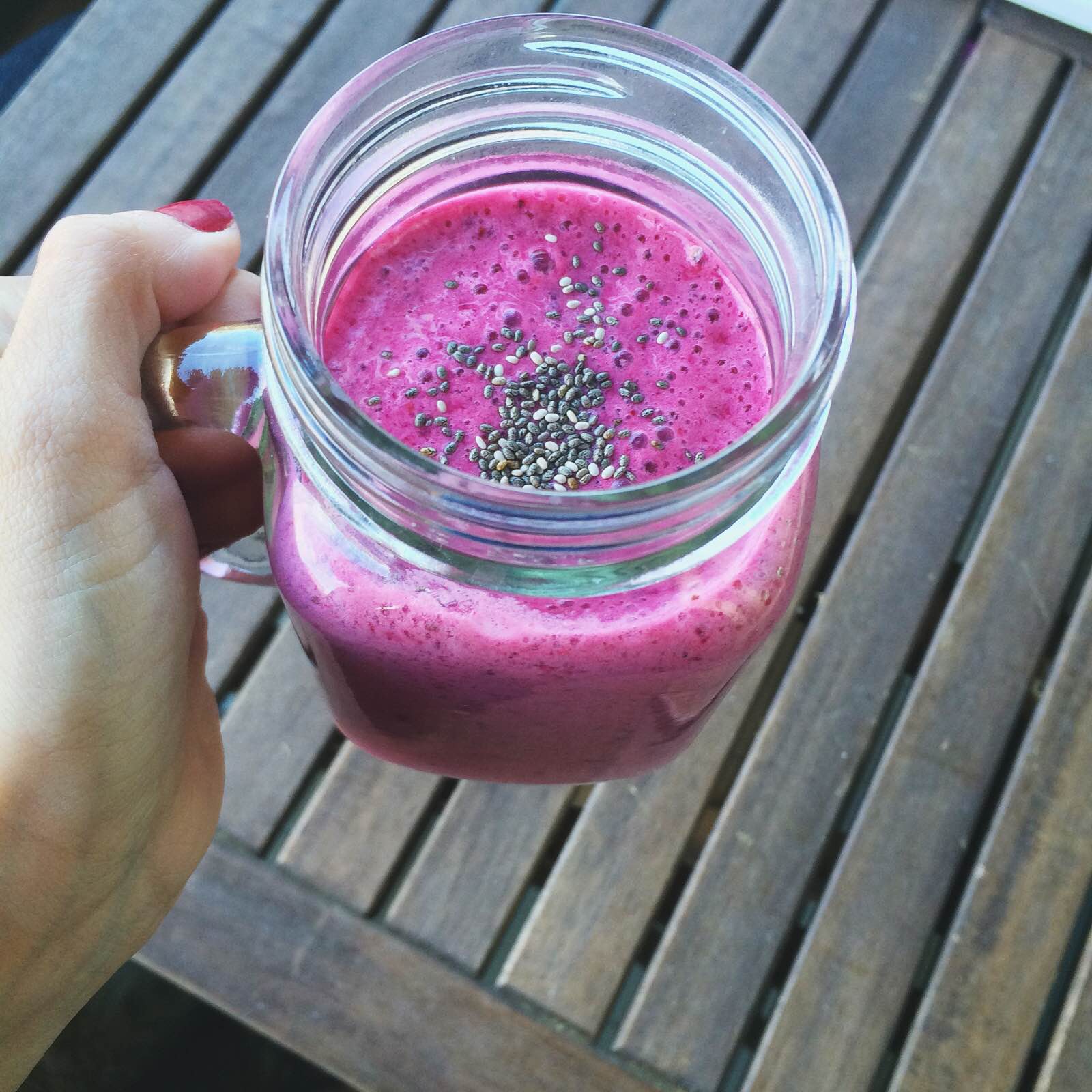 Batido de frutos rojos y jengibre | 1 REFLEJO EN EL ESPEJO + #VIVESANO