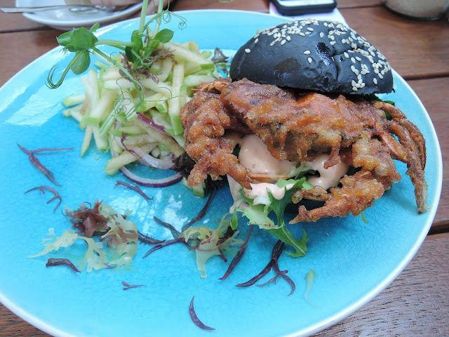 three monkeys place;  soft shell crab;  burger;  cafe;  jacksons square