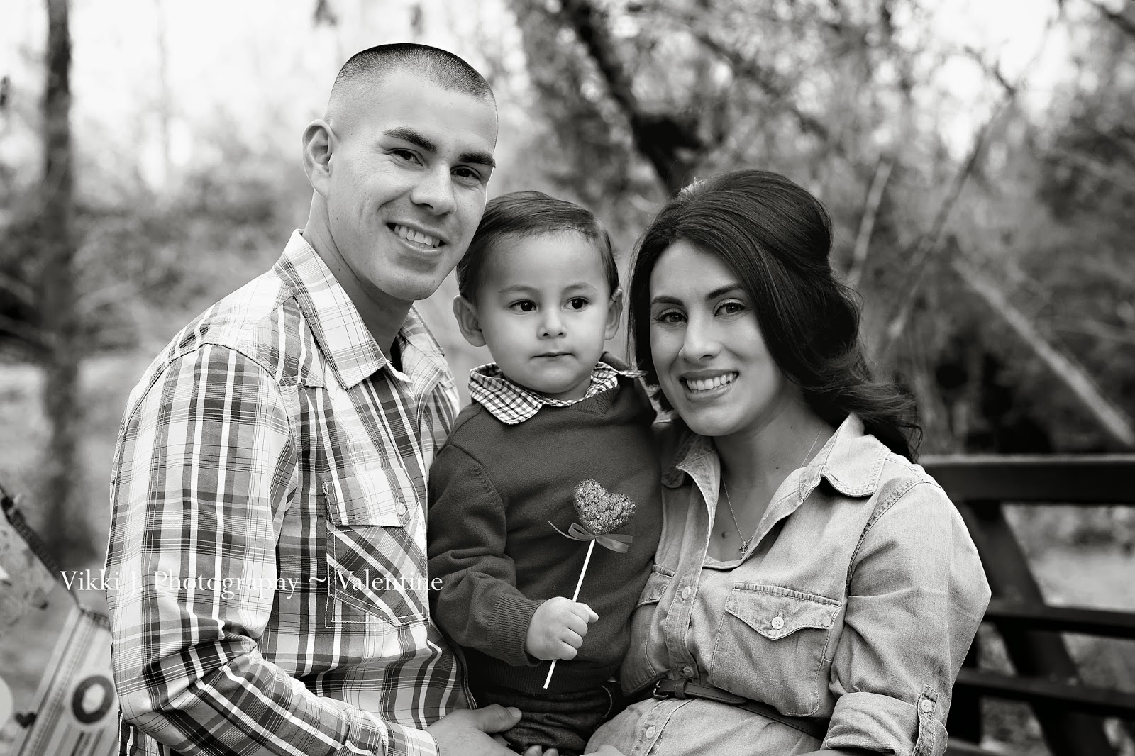 Vikki J. Photography : Sofia and Family Valentine Preview