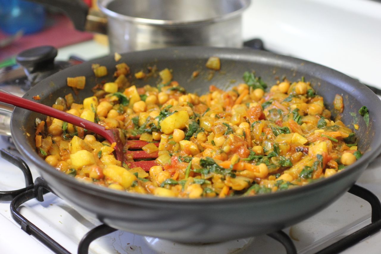 Green Gourmet Giraffe MLLA Chickpea and potato curry with mango chutney