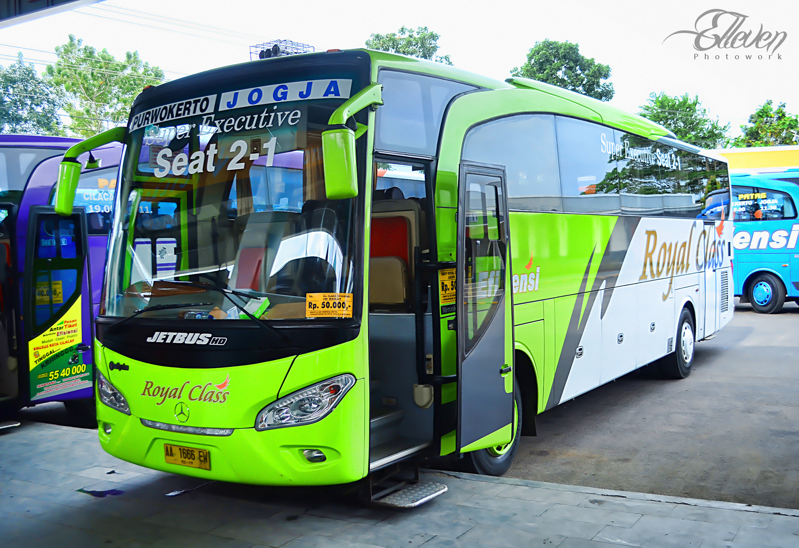 Efisiensi Royal Class: Mengurai Keunggulan Bus Pariwisata Mewah dengan Kapasitas Besar