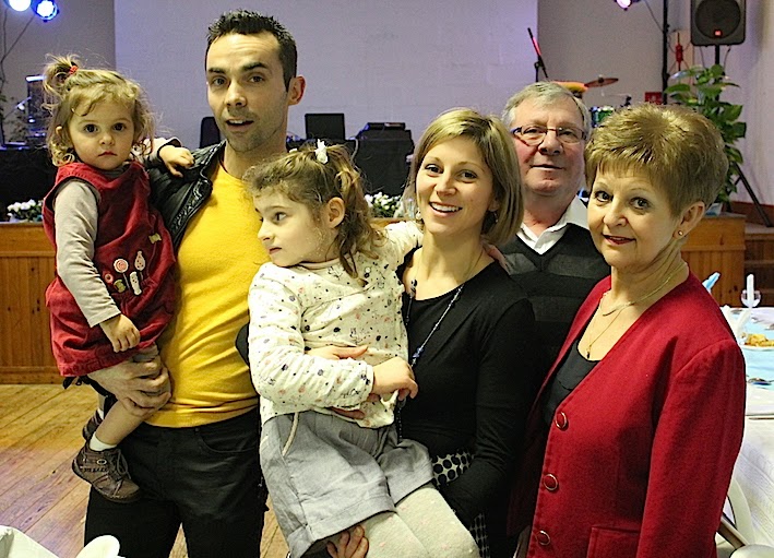 Nicole Bertin Infos Vallet Une Magnifique Soiree De Solidarite Autour De Jade Atteinte De La Maladie D Engelman