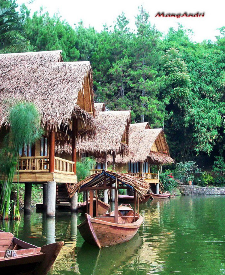 HONEYMOON AT KAMPUNG SAMPIREUN | Most beautiful places in the world