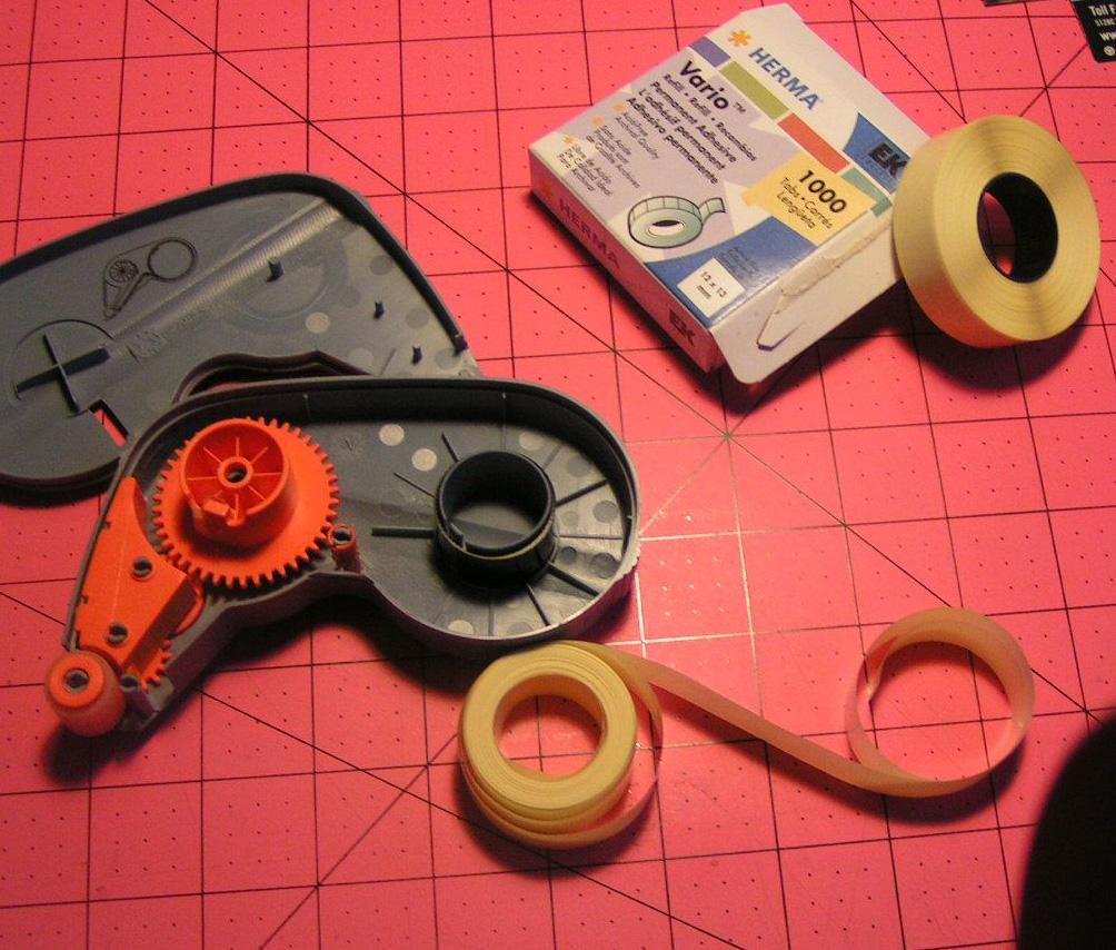 DIY Glue Dotz and your Tape Runner! ScraPerfect