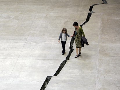 Doris Salcedo Shibboleth