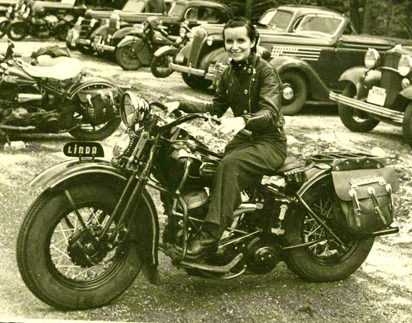 Linda dugeau 1940 (1º Moto Clube de Mulheres)