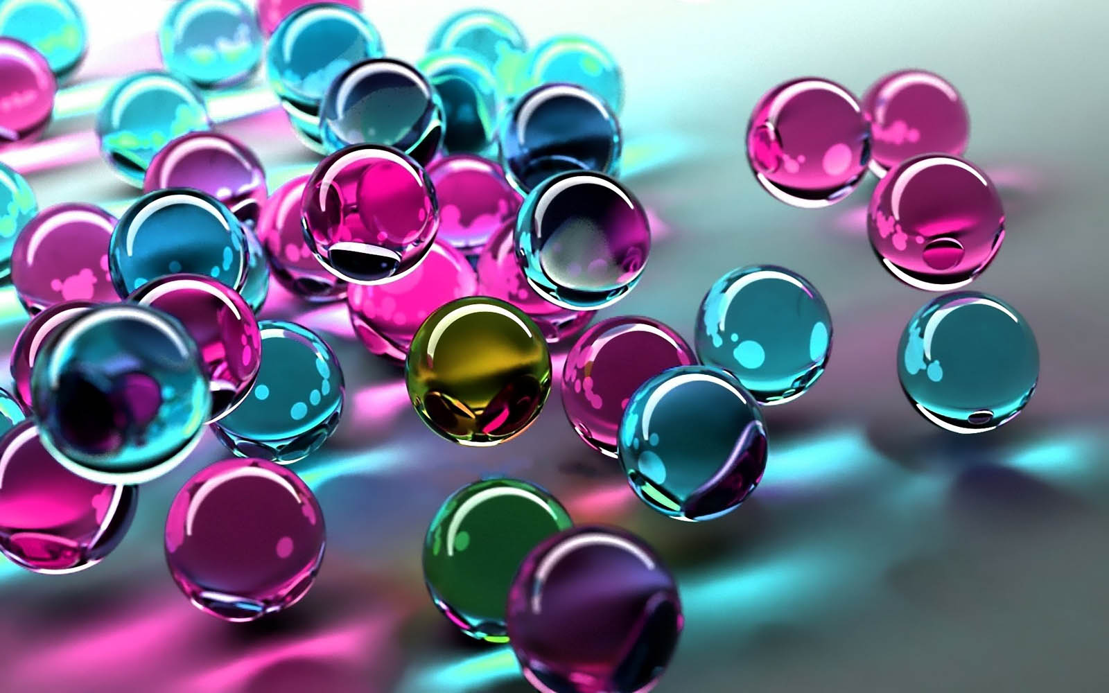 wallpapers: Glass Balls Wallpapers