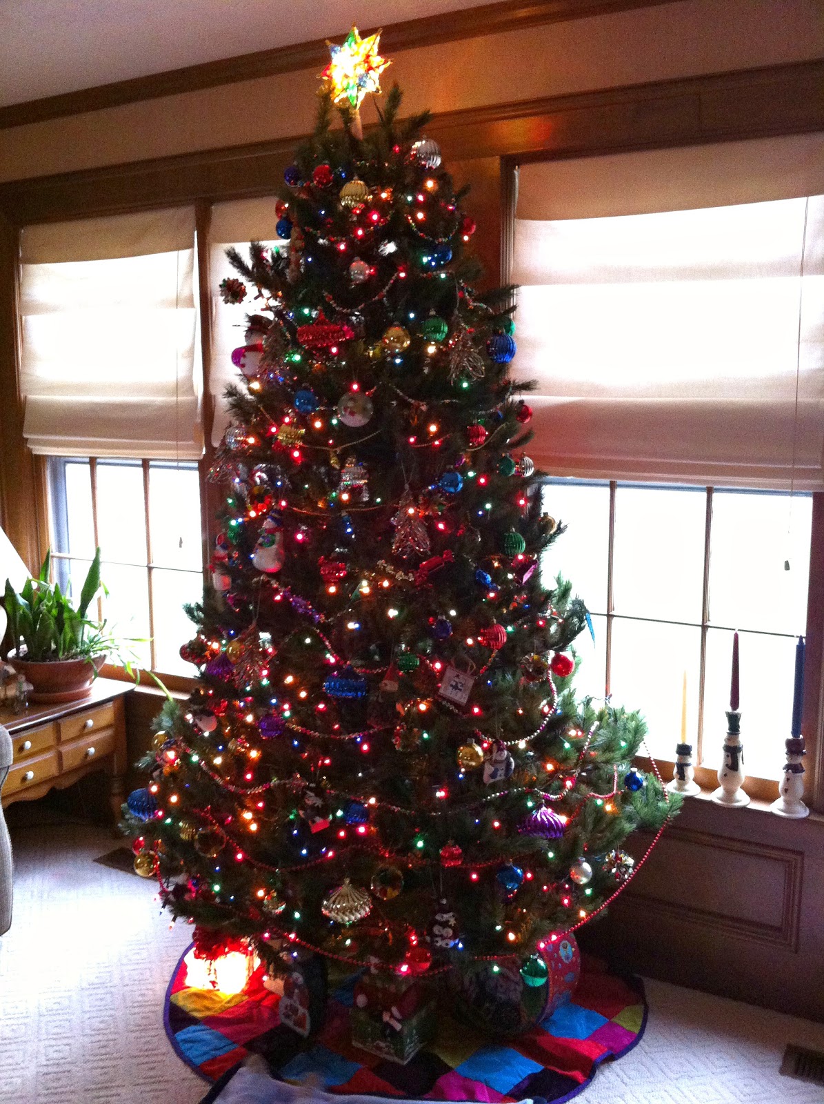 Ten June: Fake It Till You Make It: Our 2012 Christmas Tree