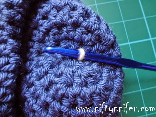 Free Crochet Pattern ~ Baby Ice Spiral Hat http://www.niftynnifer.com/2014/08/free-crochet-pattern-baby-ice-spiral-hat.html #Crochet #Crochetbaby #Crochethat