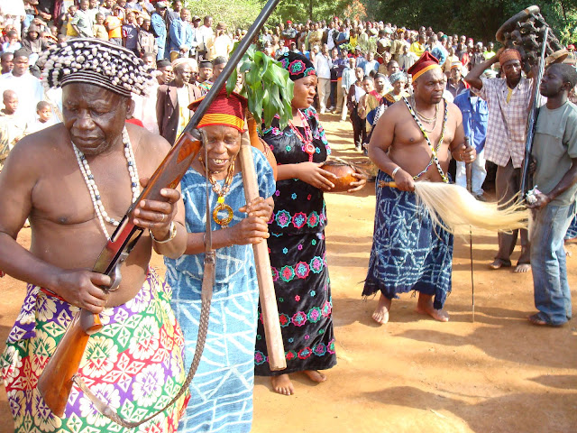 African girl from Cameroon sexiest dance ever