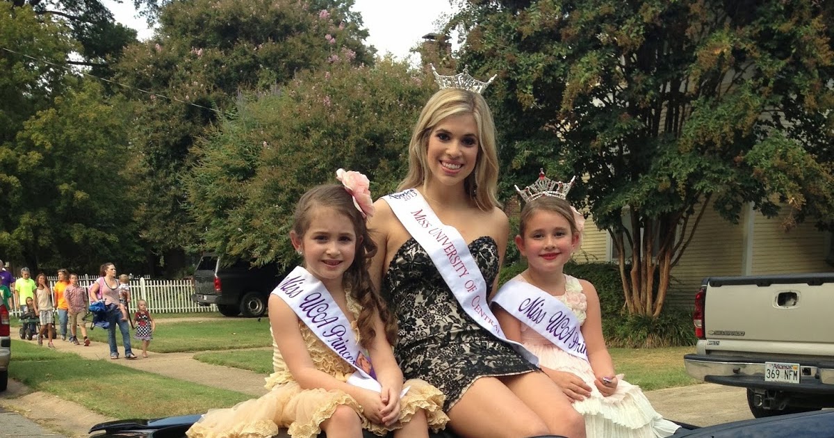 Miss Diamond Lakes Faulkner County Fair Parade