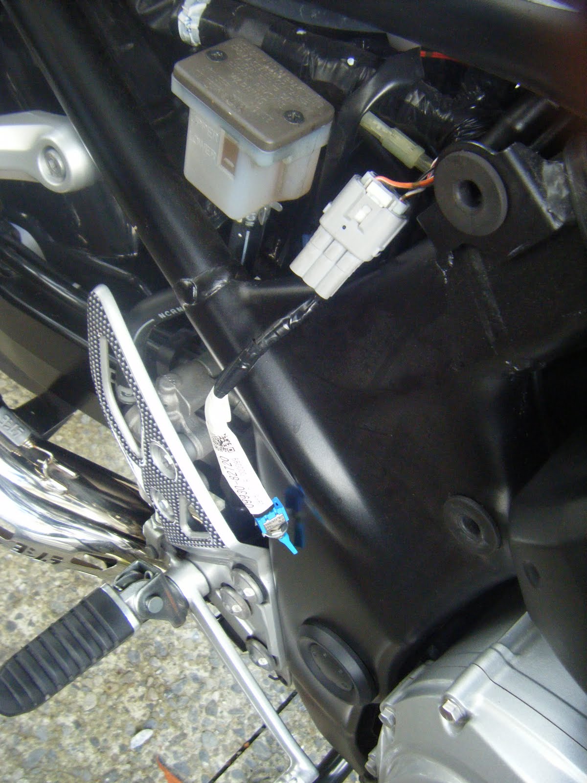 Bandit 1250 and BMW R1200GS LC mods Thottle Position Sensor (TPS) and