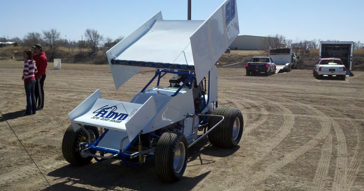 YAW MOMENT RACING Test Day in a 305 Sprint Car Last Weekend
