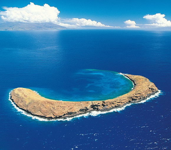 Molokini-Crater-Maui-Hawaiian-Islands.jpg