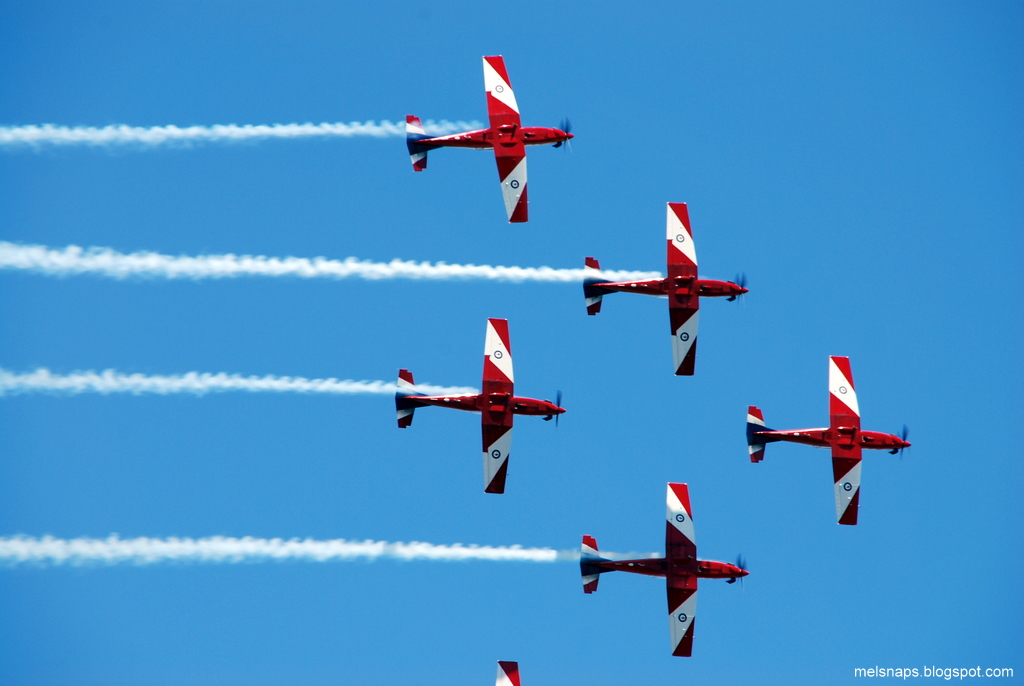 MELBOURNE.SNAPS Roulettes Australian Air Force Aerobatic Display Team