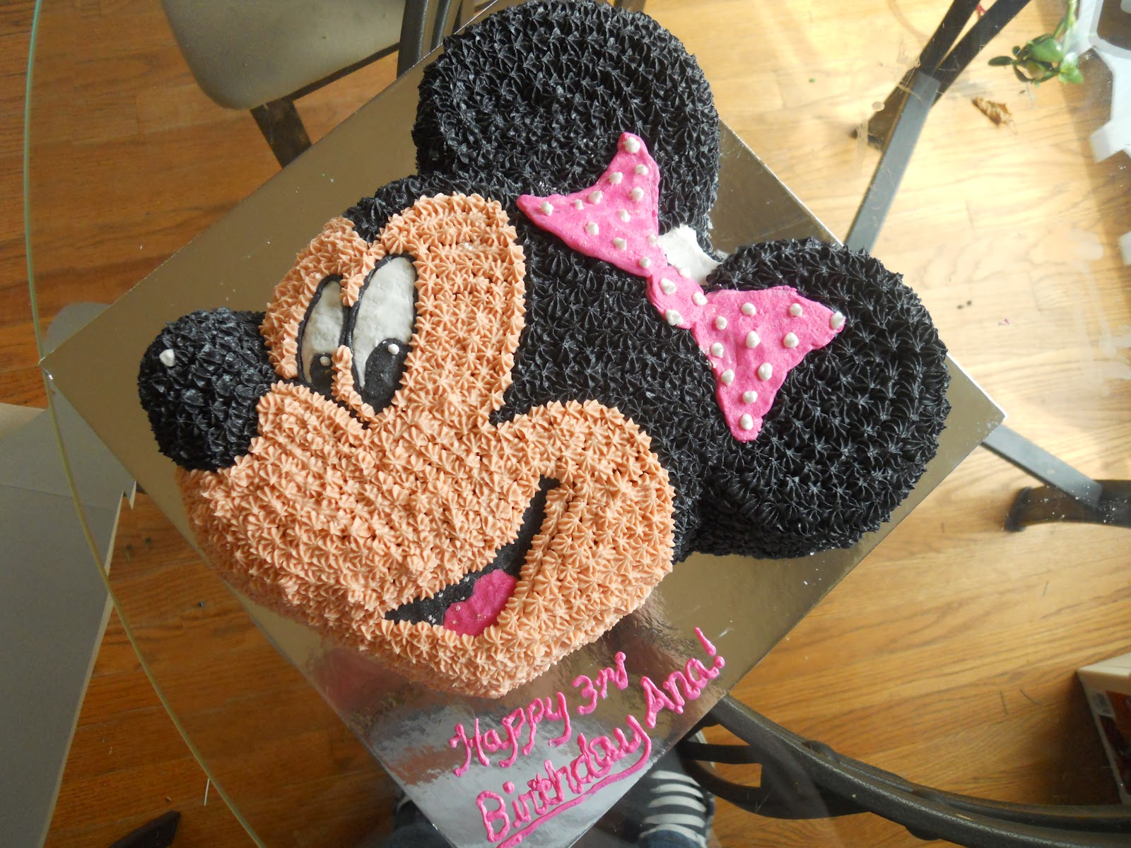 Cakes and Bakes: Minnie Mouse Cake