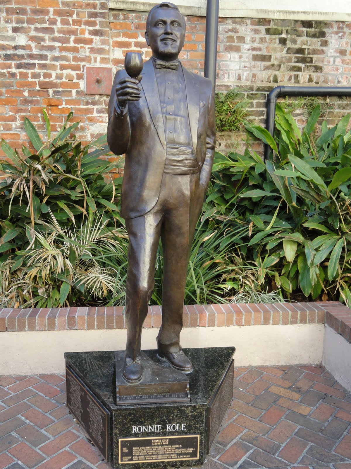 On The Road NEW ORLEANS STATUES