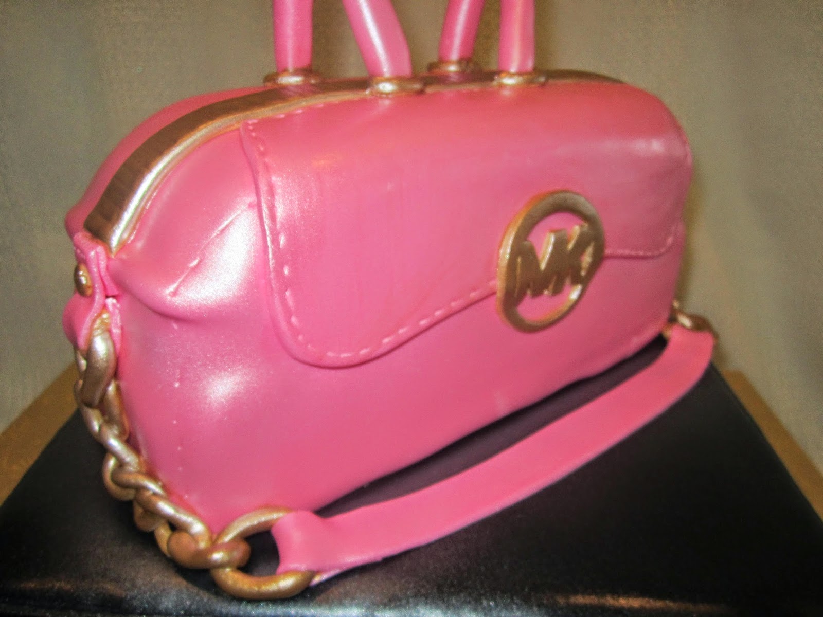 MyMoniCakes Michael Kors &amp; Chanel Handbag and Gift Box cakes