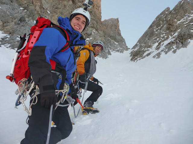 Pirineos:La Forcanada, Corredor NO