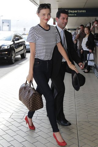 Bags Harmony - Trivia: Did you know that Audrey Hepburn is the very first  person to carry LVSpeedy? The very first soft sided bag of Louis Vuitton is  too big for her