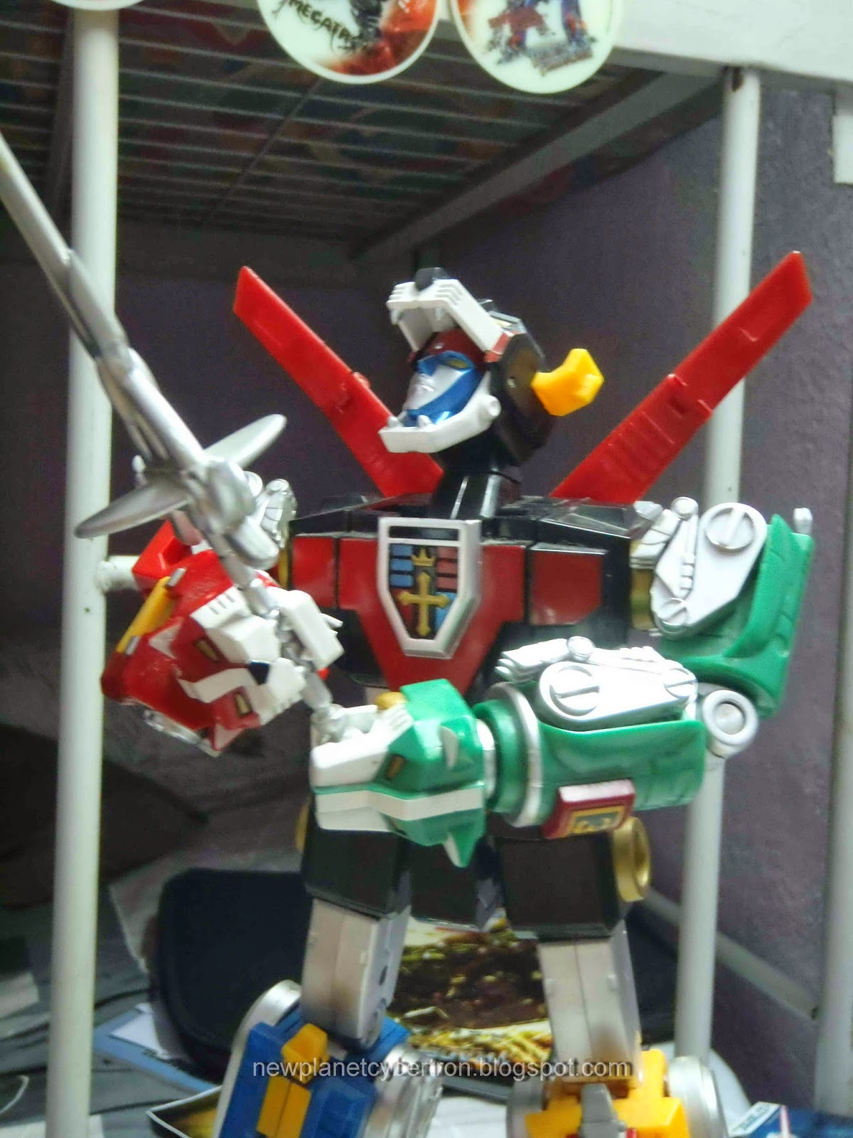 new planet cybertron misc review collector set voltron toynami and i ll form the head