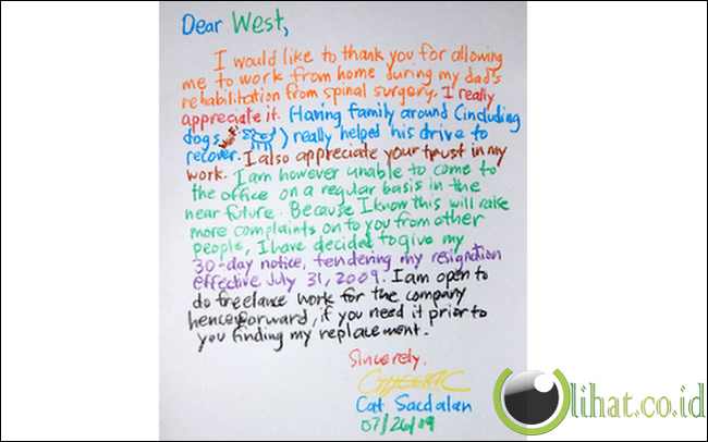 Surat pengunduran diri ditulis dengan crayon Surat pengunduran diri ditulis dengan crayon