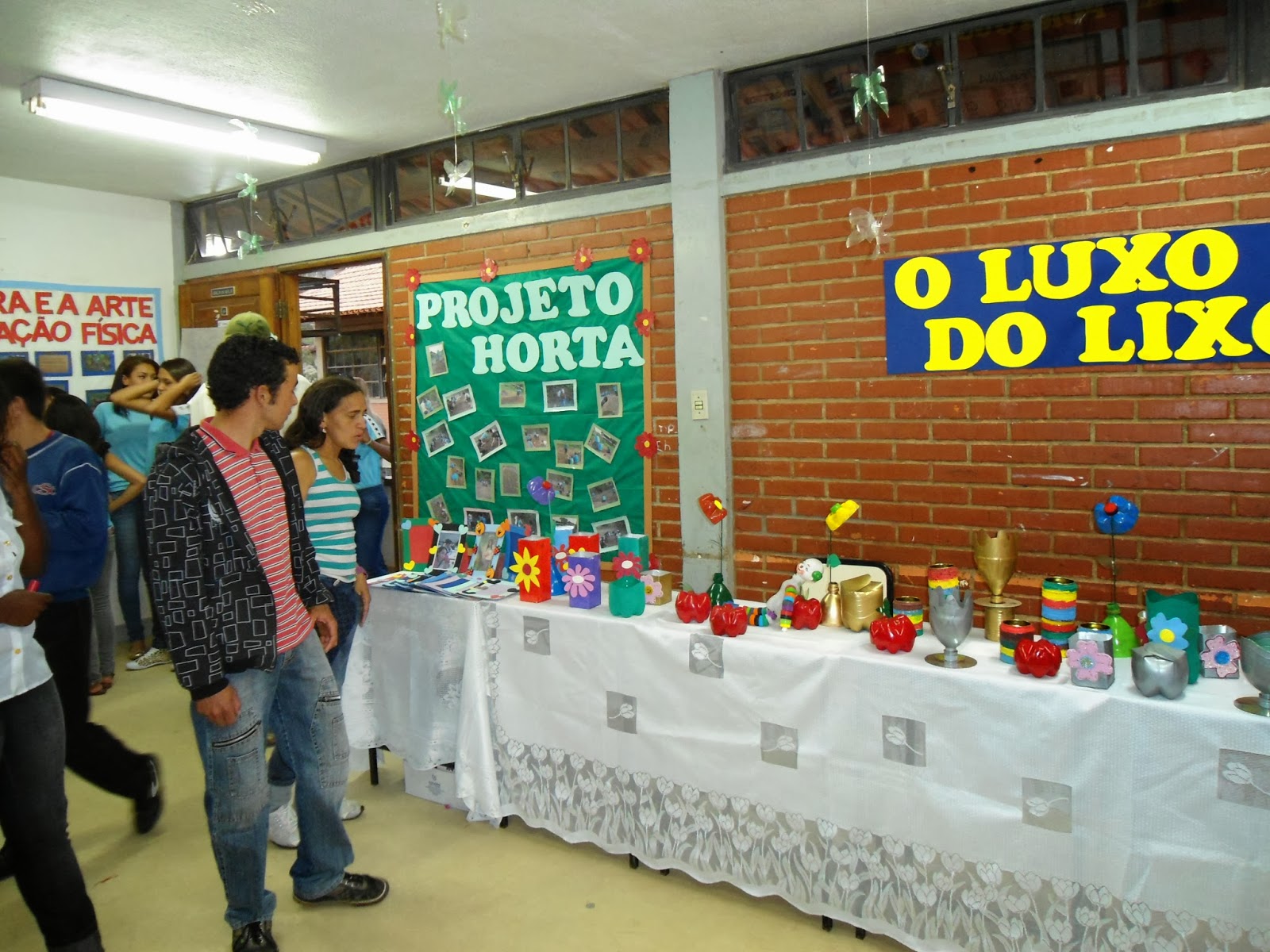 PECON Paula Cândido: ESCOLA PECON VISITA FEIRA CULTURAL DA E.E