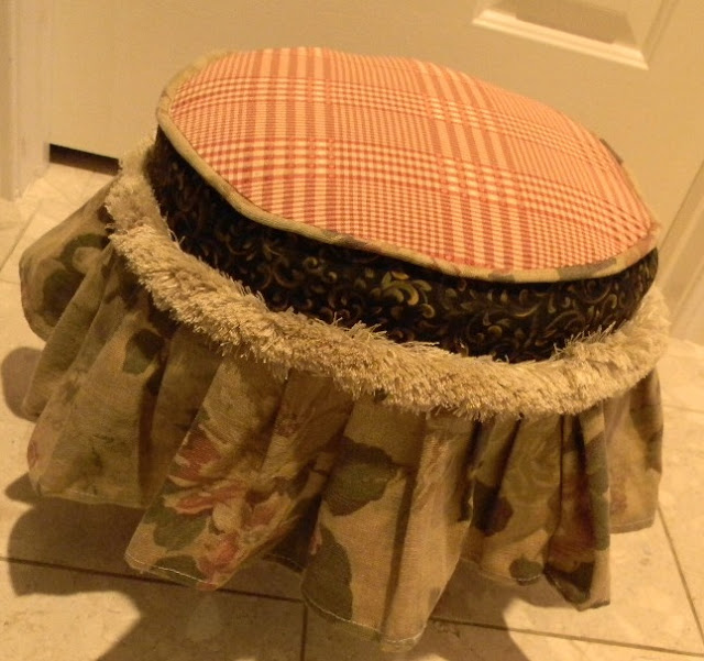 Forever Decorating! Fall Mesh Wreath & Stool Cover